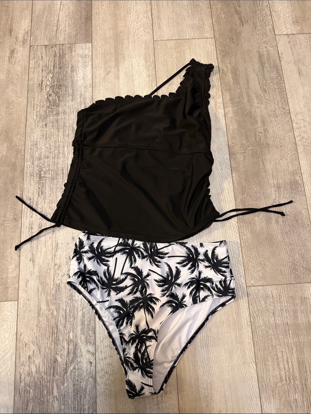 Black and White Palm Print Tankini  Set - XL